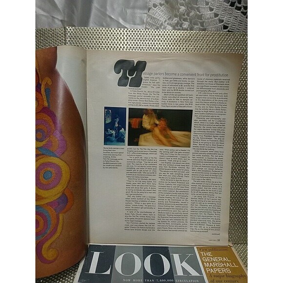 Bundle of Assorted Vintage Rare Look Magazines Original Issue Collectables Rare - Picture 7 of 14